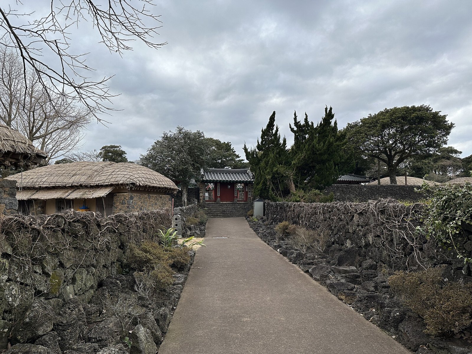 Seongeup Folk Village: un viaje a la tradición coreana - Seogwipo | Secret World Trip Planner