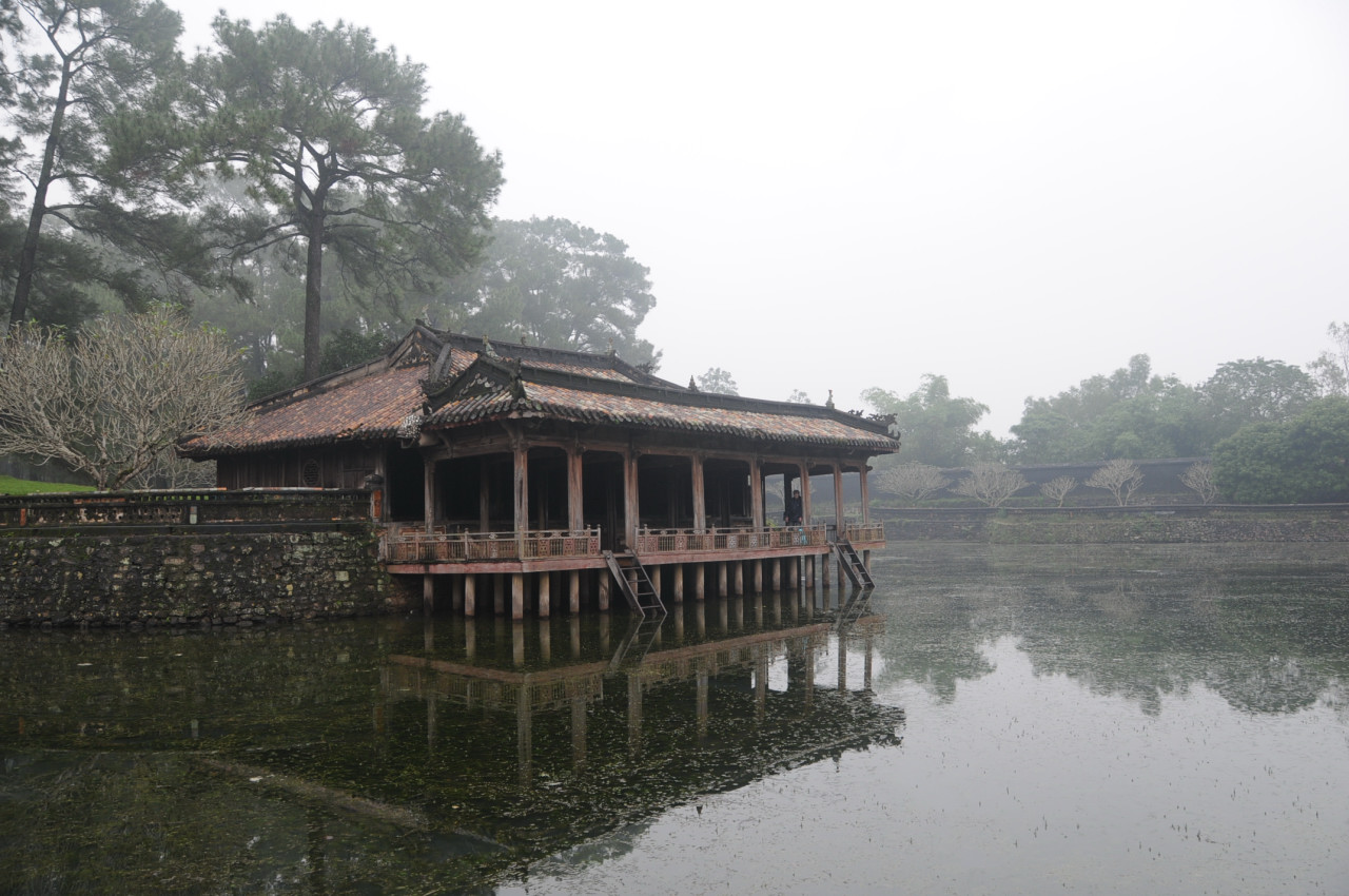 Entdecken Sie das Mausoleum von Tự Đức: Geschichte und Schönheit in Vietnam - Hue | Secret World Trip Planner