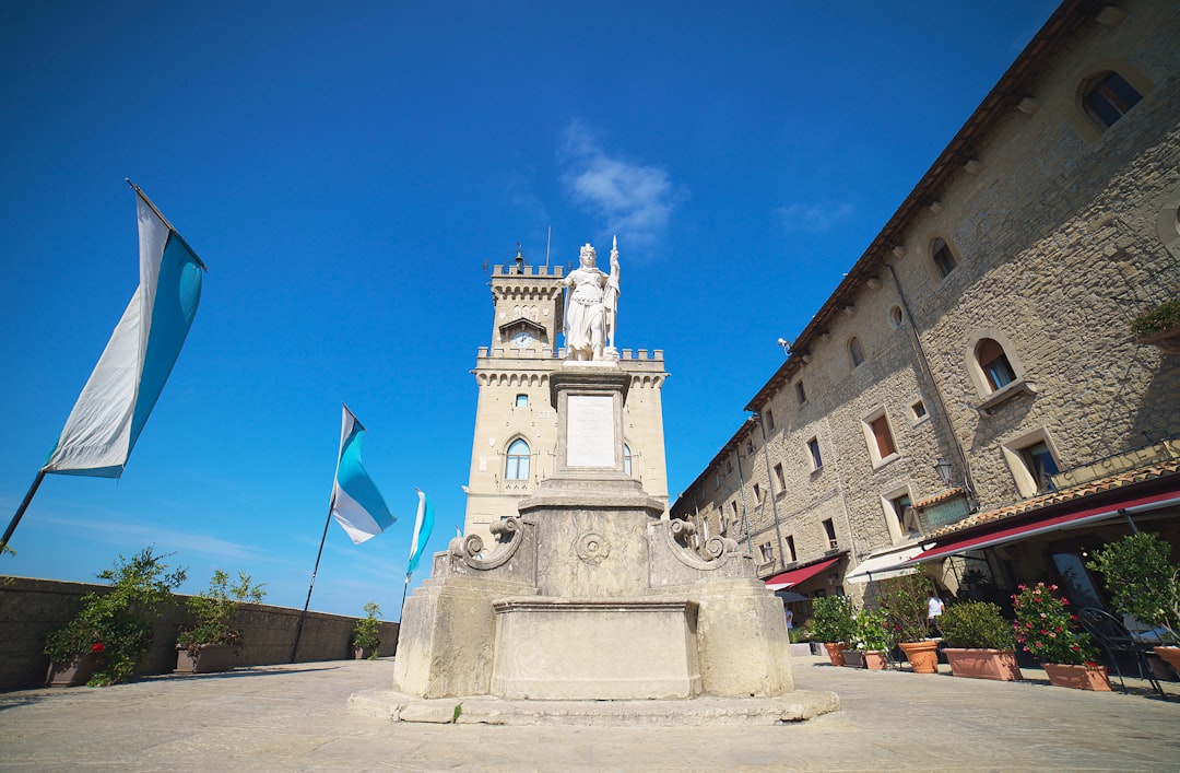 Piazza della Libertà: Ein architektonisches Juwel in Triest - Piazza della Libertà | Secret World Trip Planner