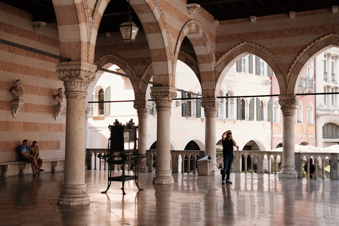 Piazza della Libertà: Un tesoro arquitectónico en Trieste - Piazza della Libertà | Secret World Trip Planner