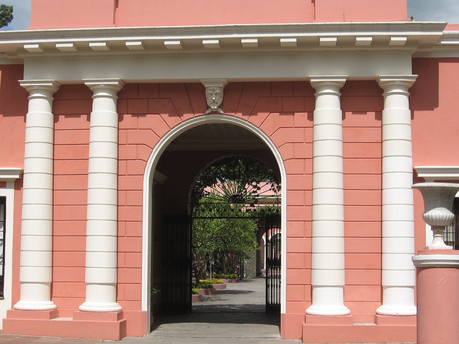 Descubre el Palacio San José: una joya cultural en Argentina - Palacio San Jose | Secret World Trip Planner