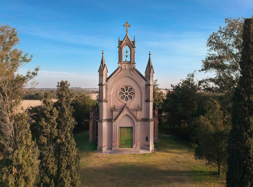 Scopri la storia affascinante di Nuestra Señora de las Mercedes - San Isidro | Secret World Trip Planner