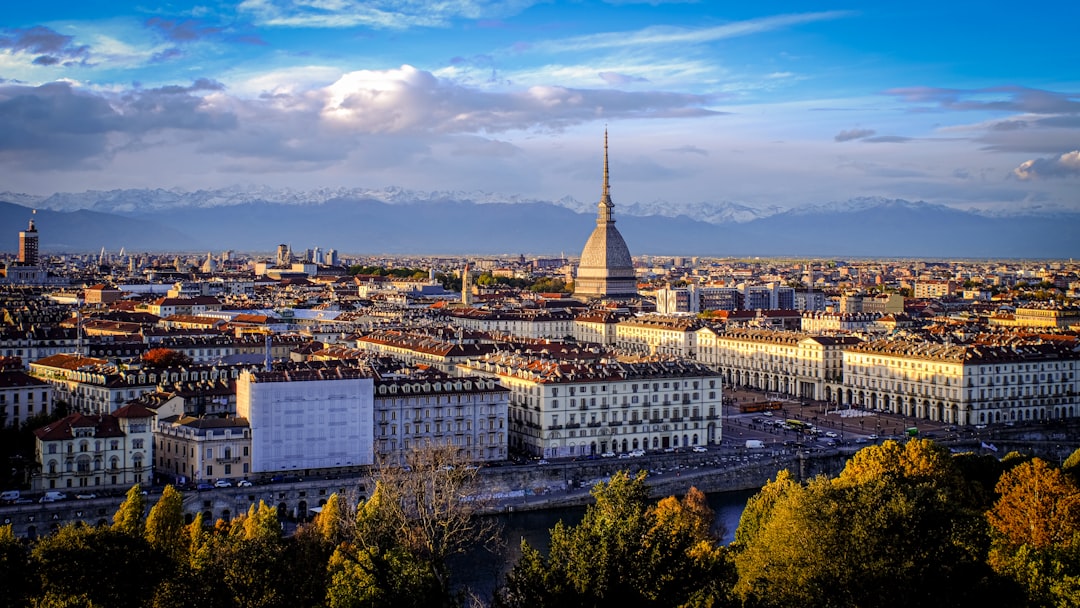トリノのワインを発見：バローロと他の魅力 - Torino TO | Secret World Trip Planner