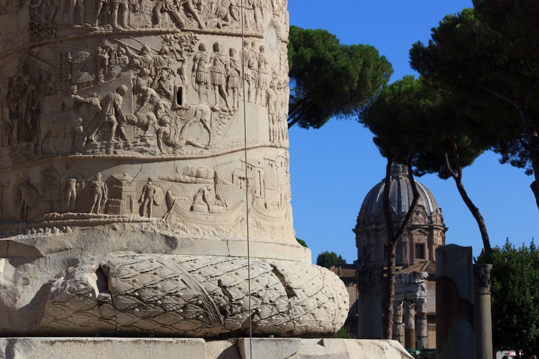 La Colonna dei Serpenti: Un Viaggio nella Storia di Istanbul - At Meydanı Cd No:53 | Secret World Trip Planner