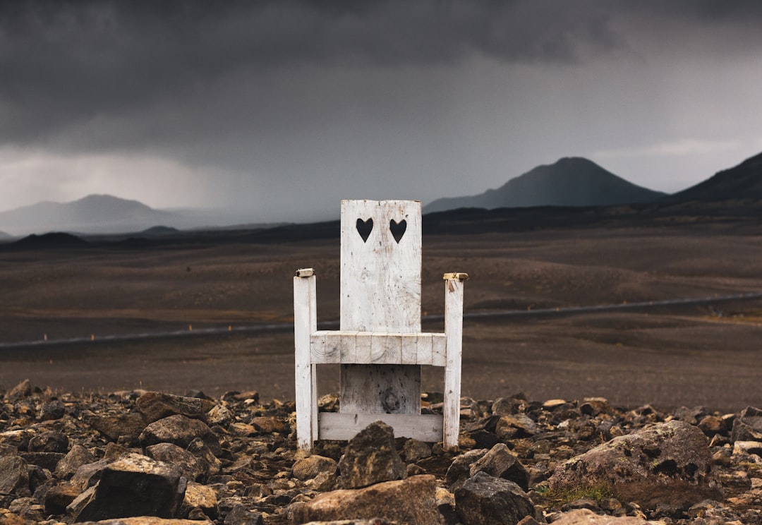 La Chaise du Géant : Art et Nature à Dufftown - Dufftown | Secret World Trip Planner
