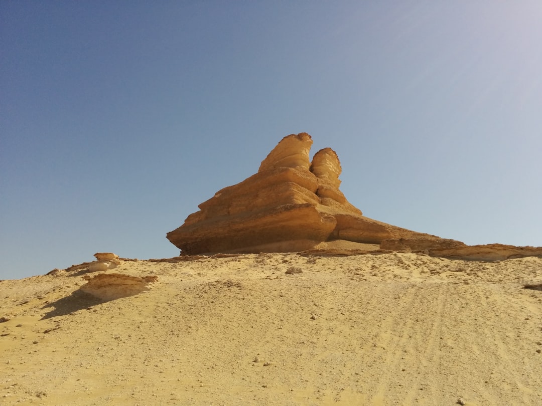 Mushroom Rock: Uma Obra-Prima da Natureza no Egito | Secret World Trip Planner
