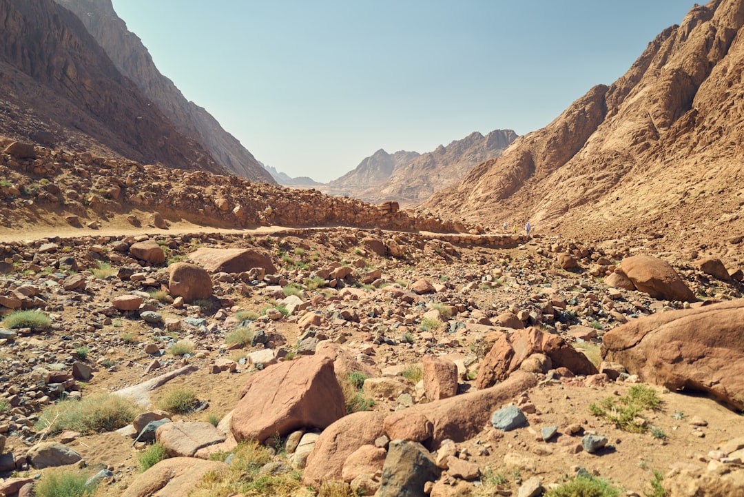 Jebel Wadi Lehama를 발견하세요: 이집트의 자연 보석 | Secret World Trip Planner