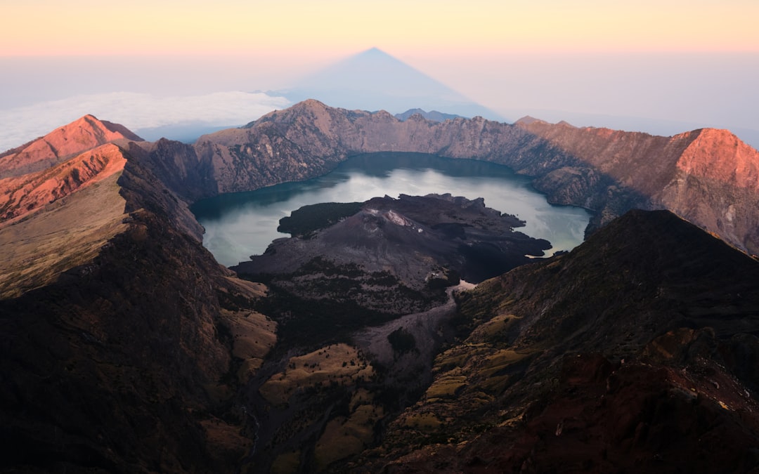 Trekking a Sembalun Rinjani: Un'Avventura Incredibile - Kabupaten Lombok Timur | Secret World Trip Planner