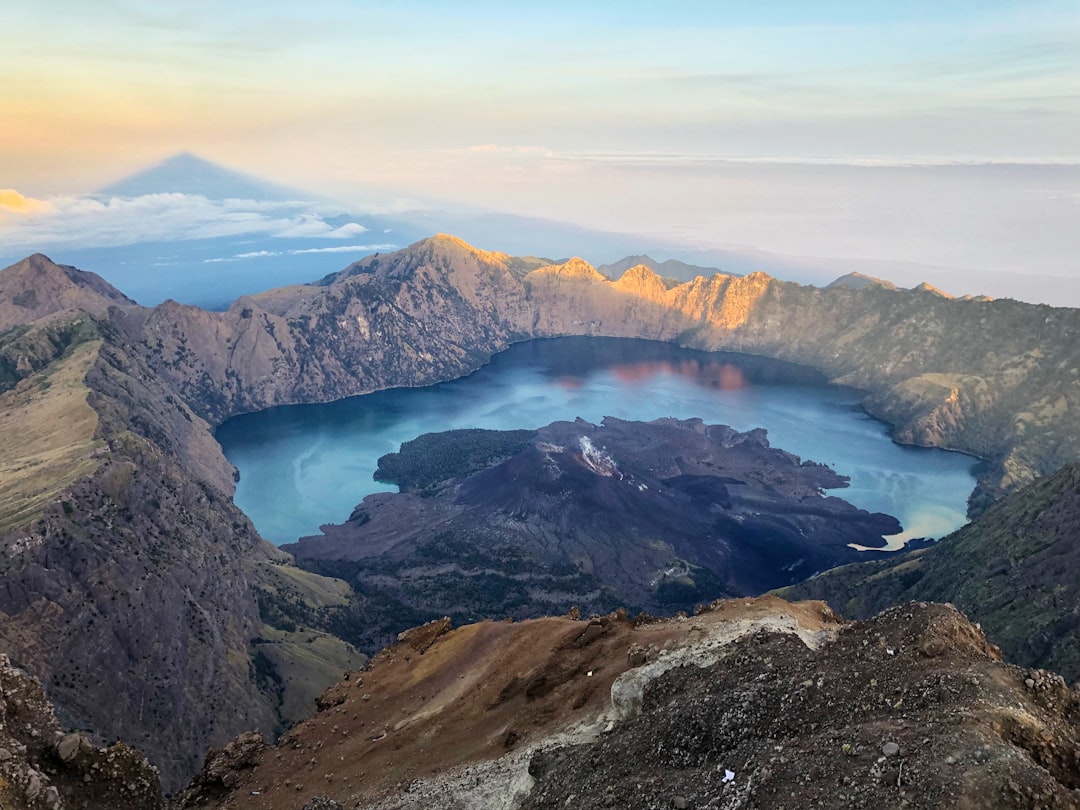 セmbalunリンジャニのトレッキング:信じられない冒険 - Kabupaten Lombok Timur | Secret World Trip Planner