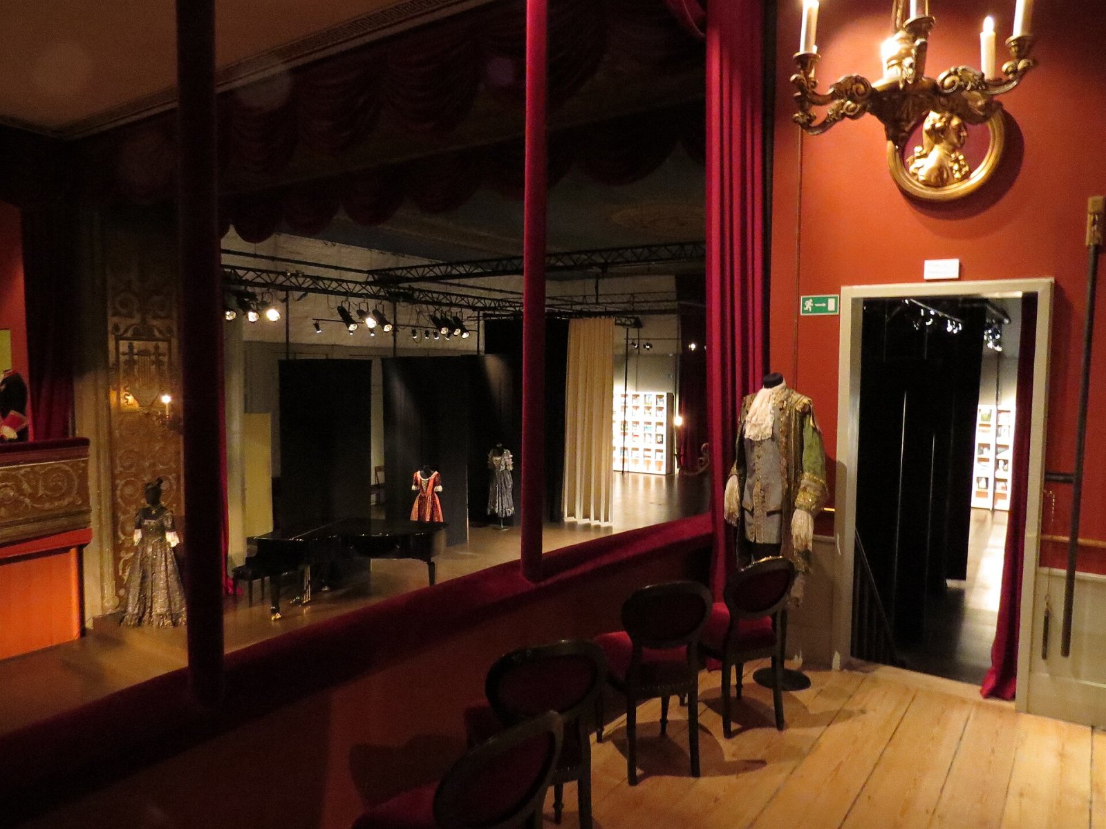 Descubre el Teatermuseet: un viaje por el teatro danés - Christiansborg Ridebane 12 | Secret World Trip Planner