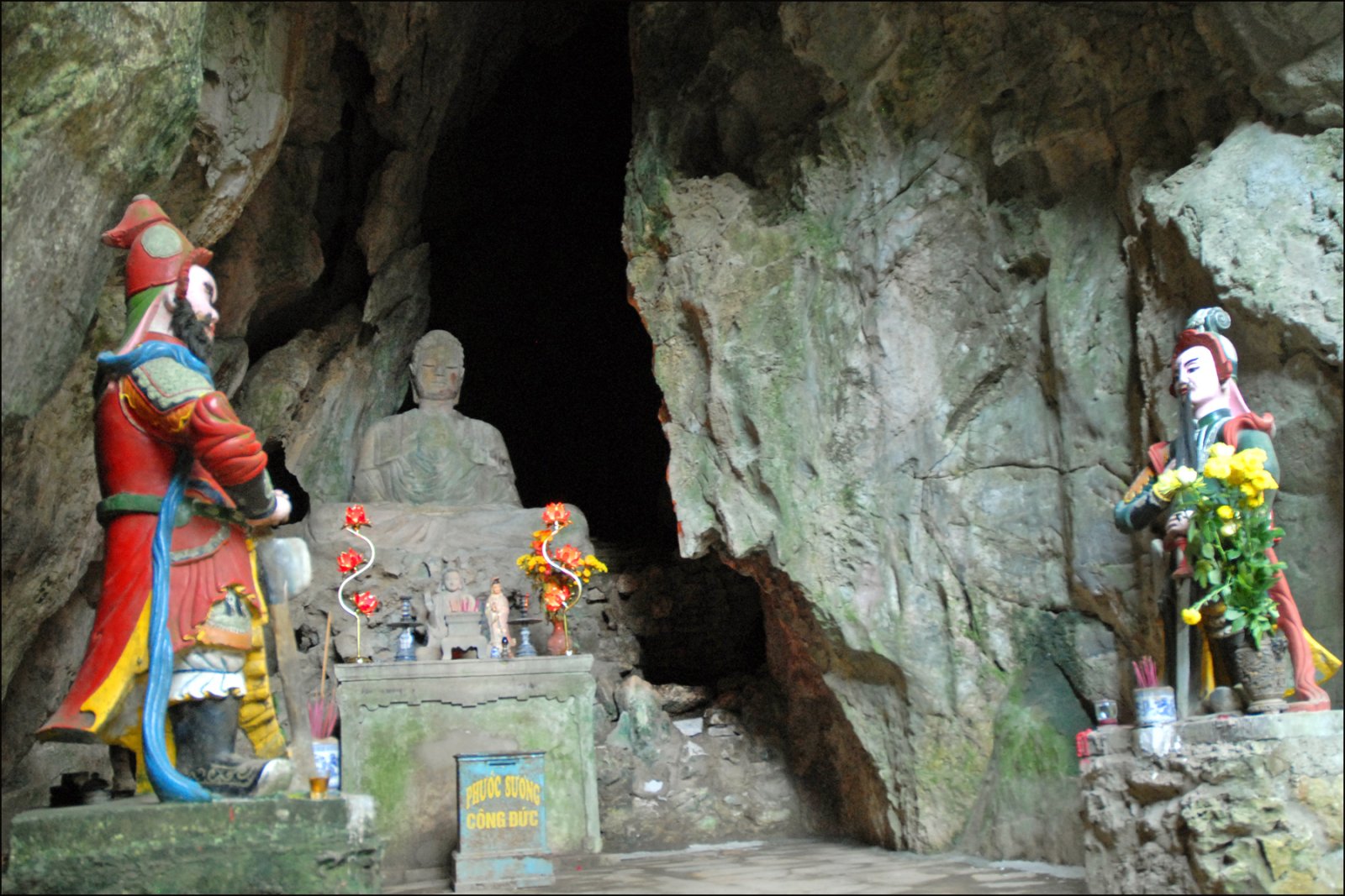 Découvrez la magie de la Buddha Cave au Vietnam - Yen Son | Secret World Trip Planner