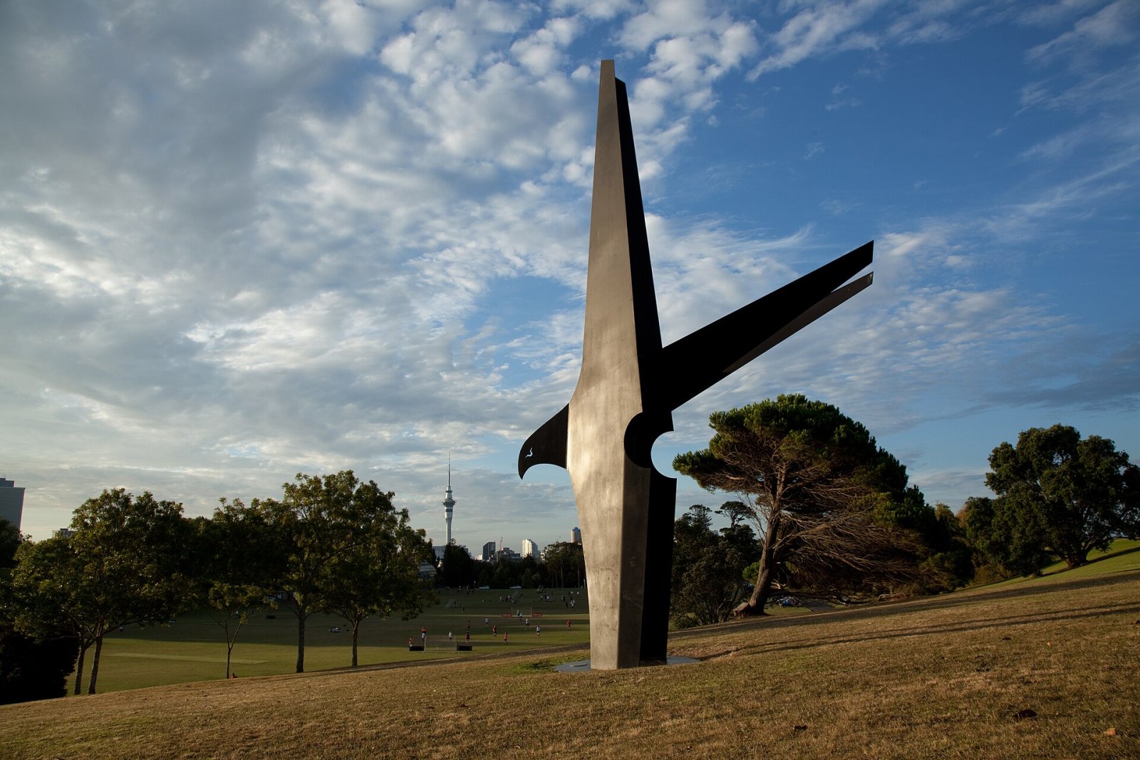 Kaitiaki: A escultura guardiã de Auckland - Auckland | Secret World Trip Planner