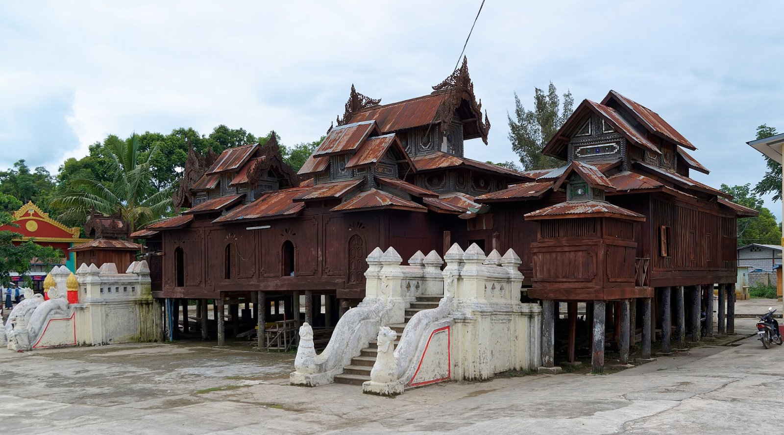 Descubra Shwe Yan Pyay: um tesouro cultural do Myanmar - Nyaungshwe | Secret World Trip Planner