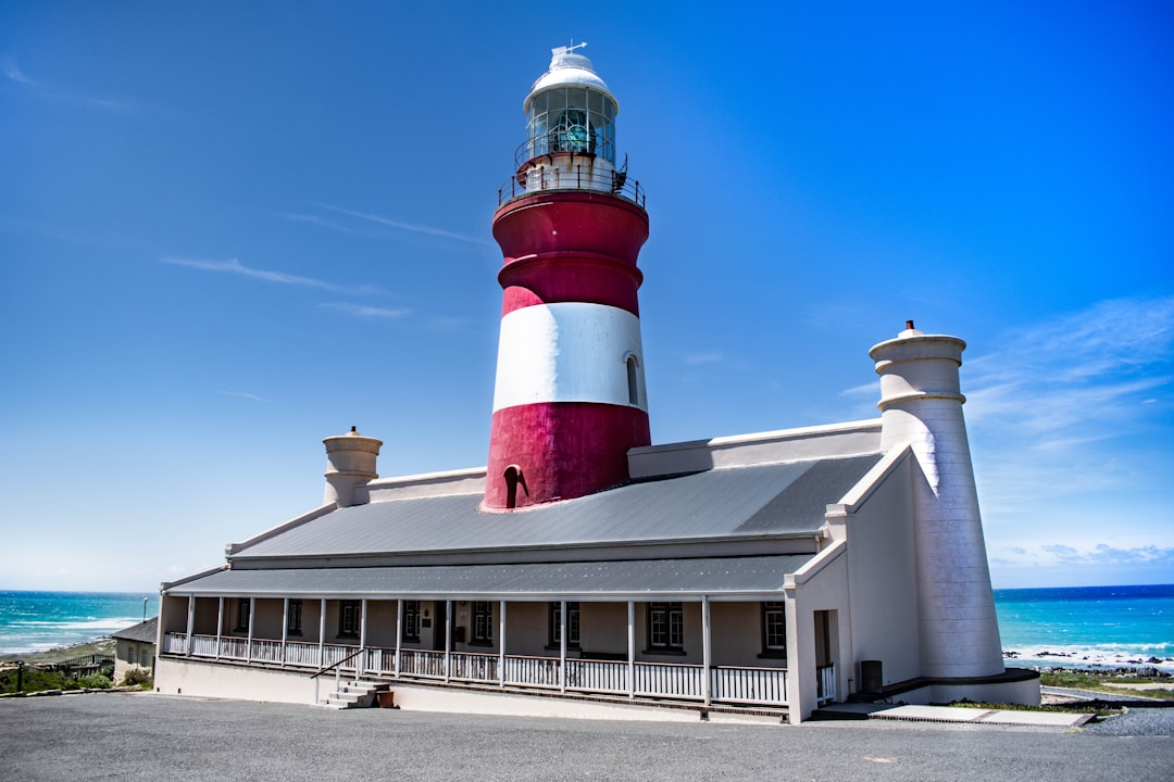 アフリカ最南端の灯台、ケープ・アグラス - L'Agulhas | Secret World Trip Planner