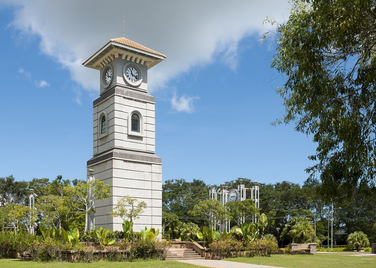 Découvrez l'Histoire de la Clock Tower en Malaisie - Kapit | Secret World Trip Planner