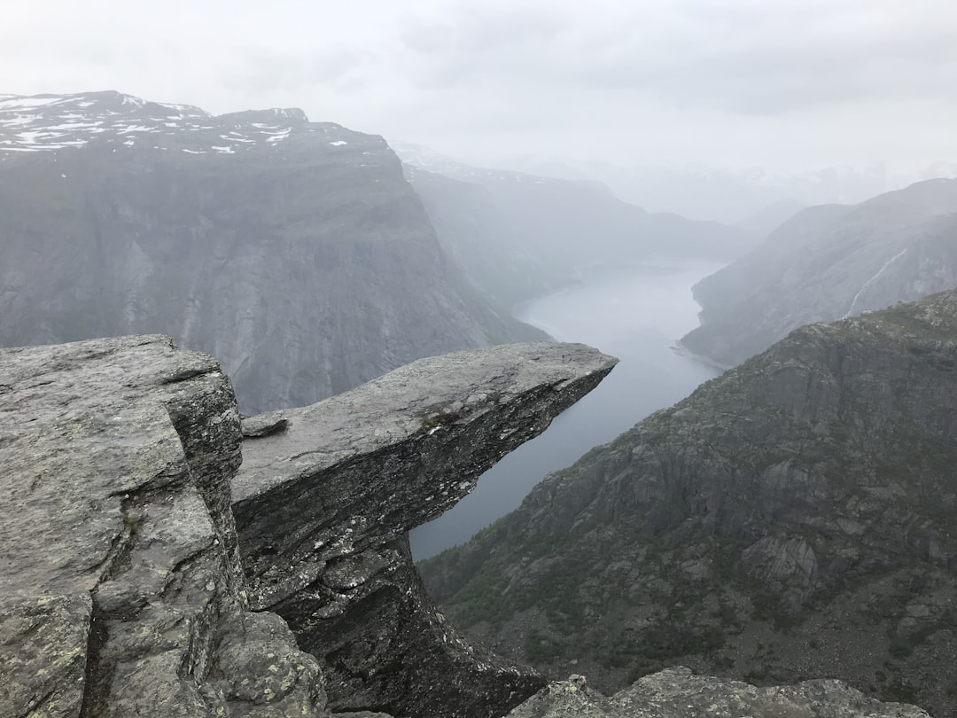 Trolltunga: la lingua di roccia a 700m sul fiordo - Skjeggedal 20 | Secret World Trip Planner