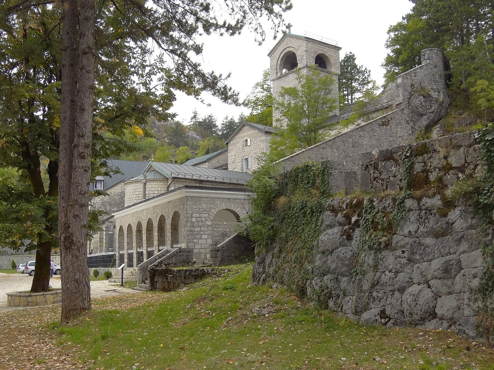 切廷耶修道院：黑山的文化瑰宝 - Cetinje | Secret World Trip Planner