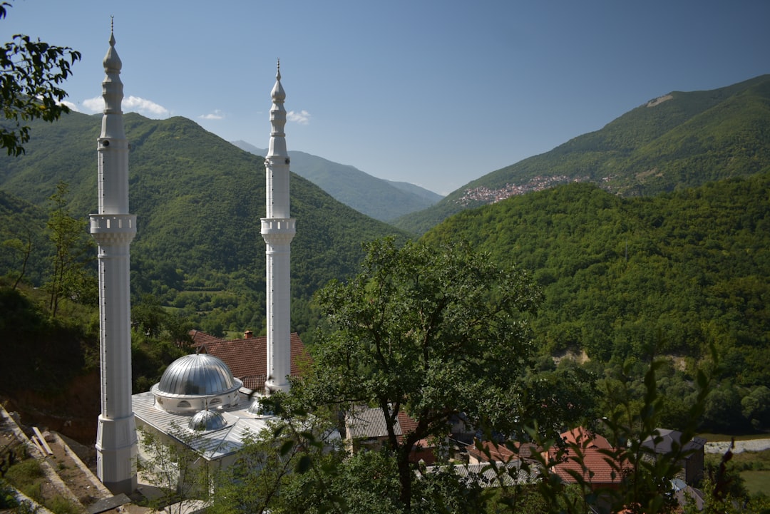 Descubre la Xhamia e Namazgjahut: un tesoro cultural en Montenegro - Ulcinj | Secret World Trip Planner