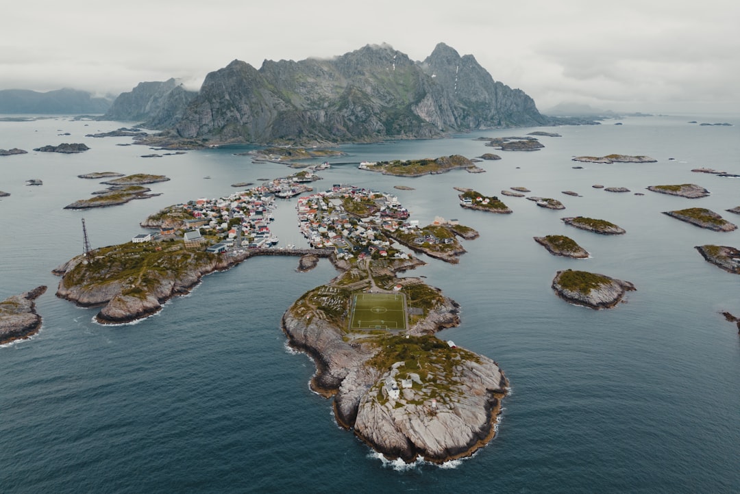Henningsvær: aurore e natura selvaggia alle Lofoten - Henningsvaer | Secret World Trip Planner