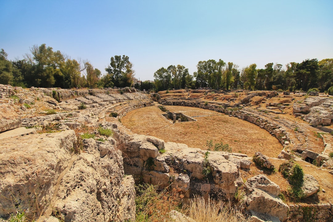 Teatro de Kourion: espetáculos à beira-mar em Chipre - MV7Q+P49 4620 | Secret World Trip Planner