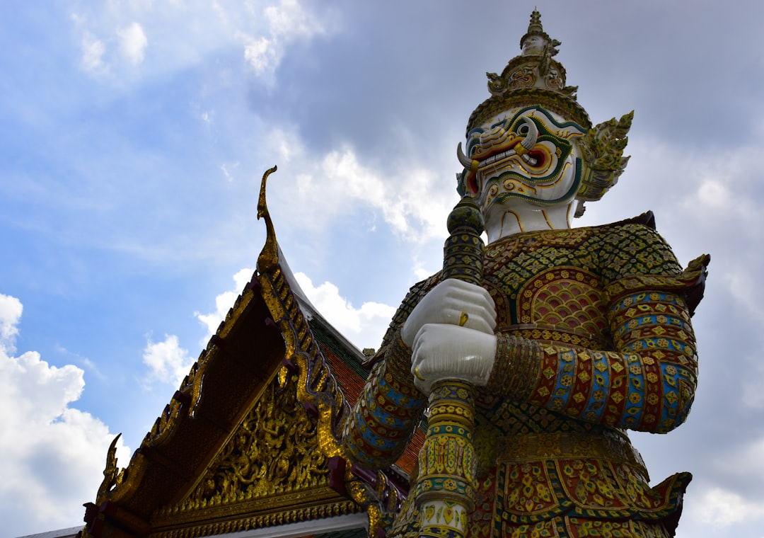 探索Wat King Kaeo:泰国的文化瑰宝 - Amphoe Bang Phli | Secret World Trip Planner
