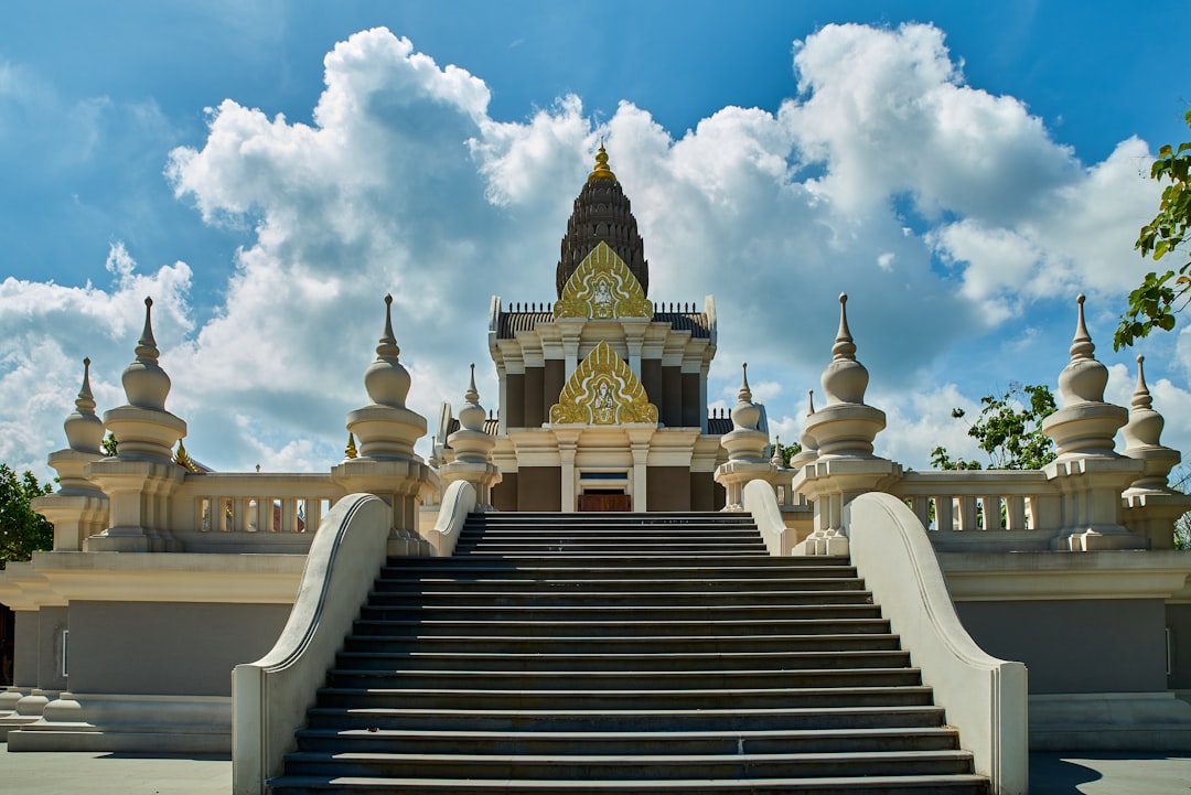 Descubre el Wat Phra Si Rattana Mahathat en Phitsanulok - Amphoe Mueang Phitsanulok | Secret World Trip Planner