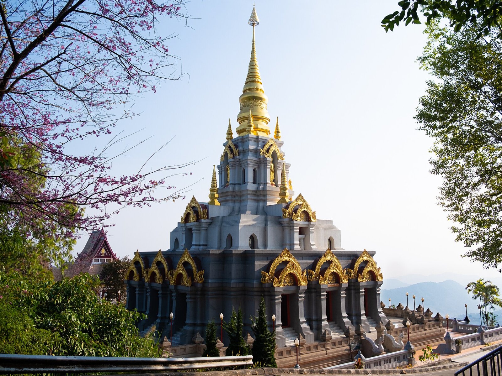 发现Wat Santikhiri:泰国文化的一个角落 - Mae Fa Luang District | Secret World Trip Planner