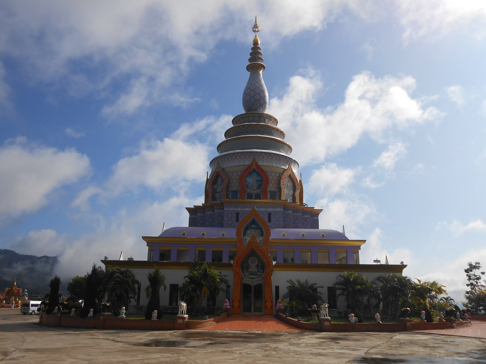 Découvrez Wat Thaton : un trésor culturel de Thaïlande - Amphoe Mae Ai | Secret World Trip Planner