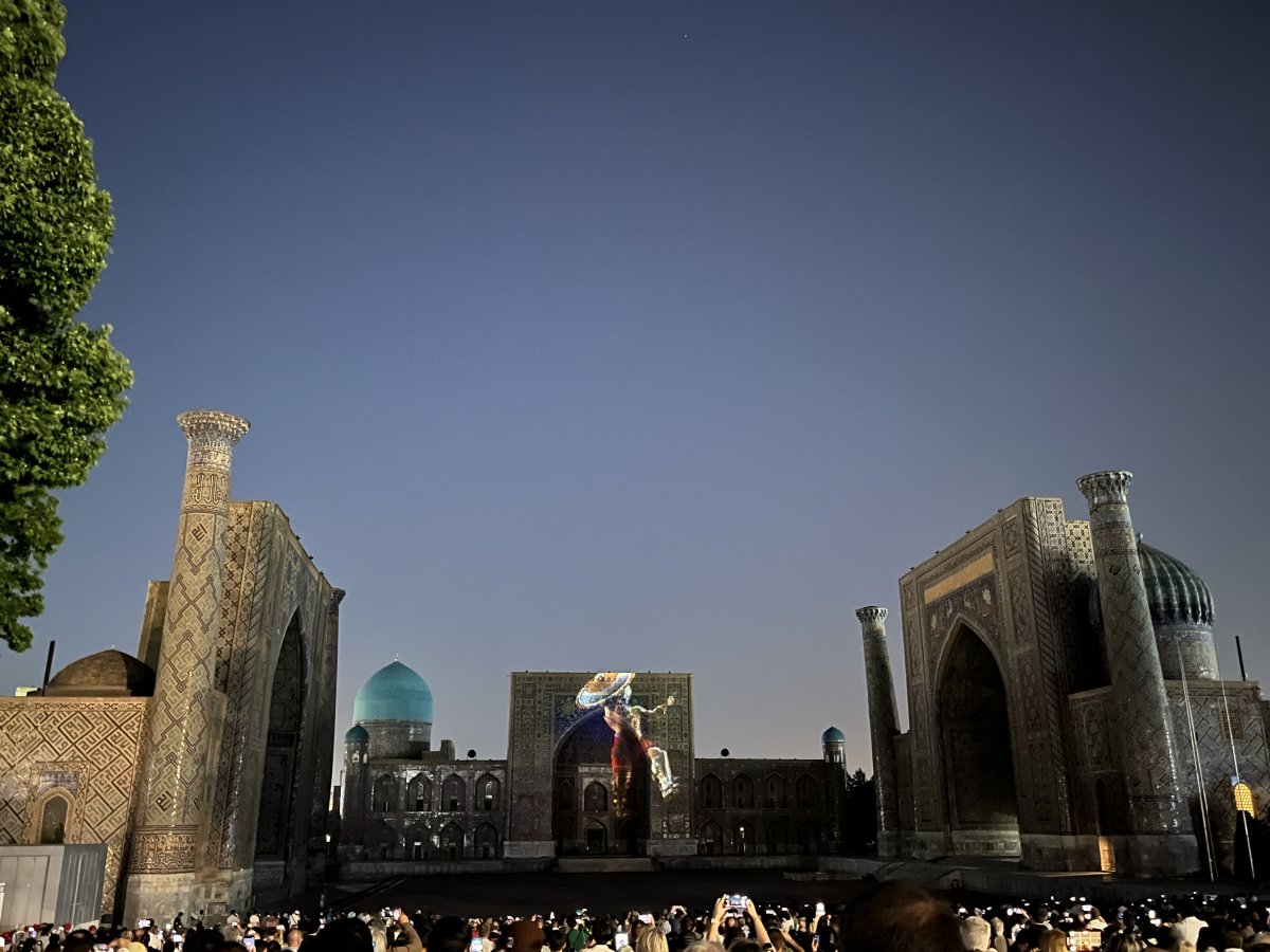 Piazza Registan di Samarcanda: tre madrase da sogno - 140101 | Secret World Trip Planner