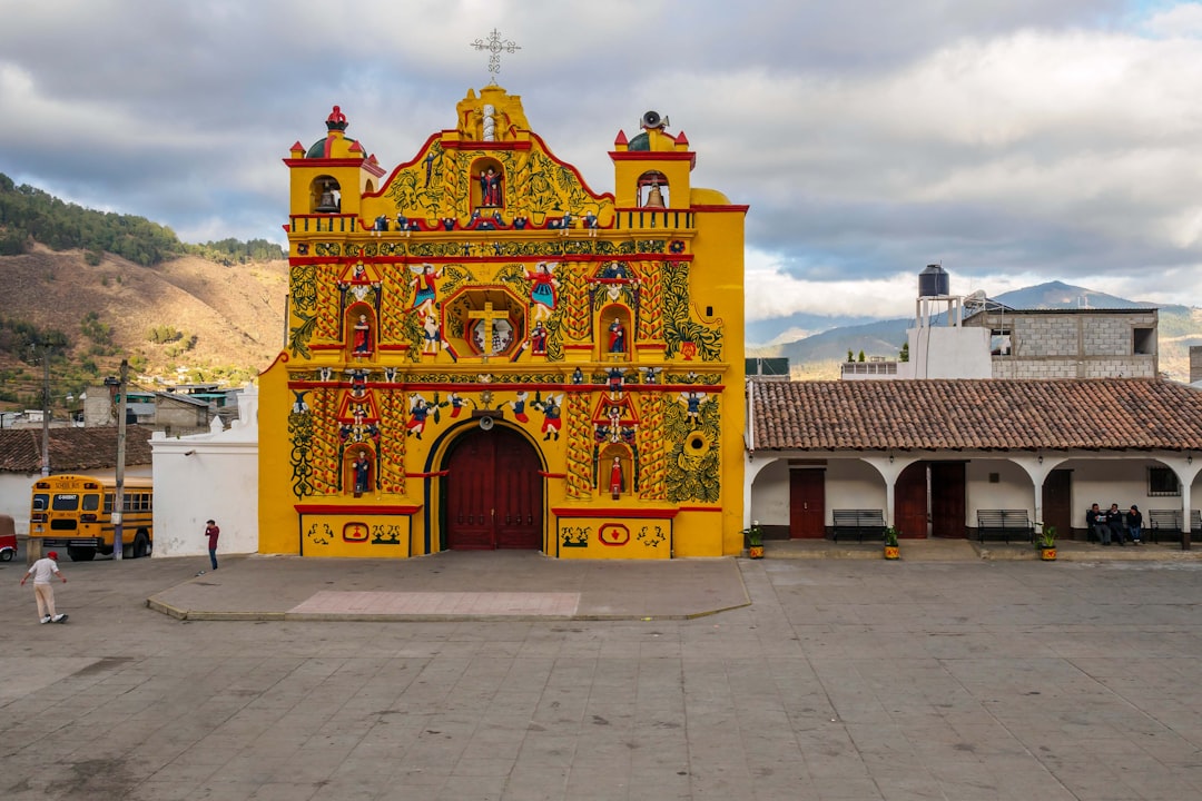 La Muerta: Uma Viagem ao Coração da Civilização Maia - La Gloria | Secret World Trip Planner