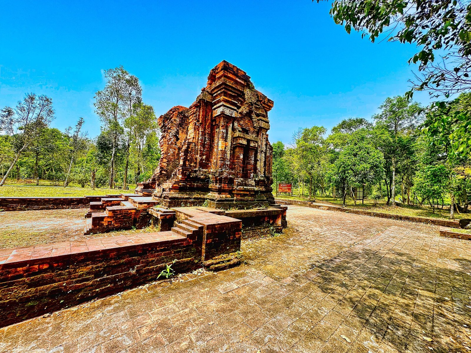 Scoprire il Group K: un collettivo artistico del Vietnam - Thu Bon | Secret World Trip Planner