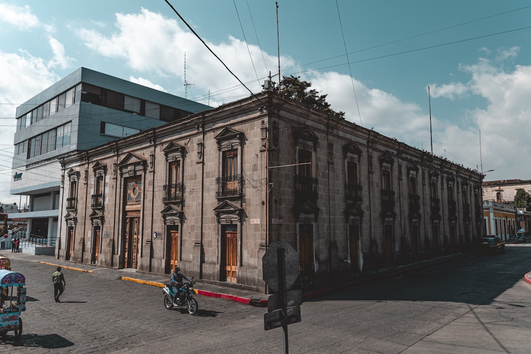마야 미술관: 방문 가이드 - 6 calle y 7 avenida Zona 13 Edificio No. 5 Finca La Aurora Ciudad de Guatemala | Secret World Trip Planner