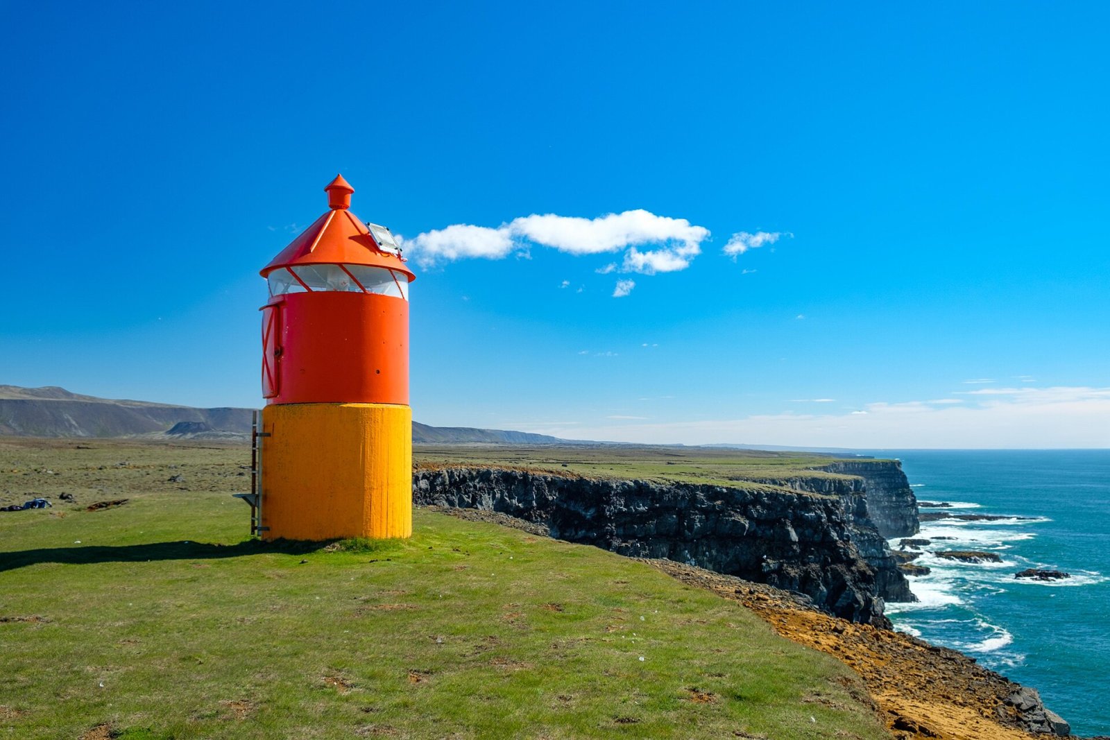 Krísuvíkurberg: Un Paraíso Natural en Islandia - RWJJ+3CG | Secret World Trip Planner