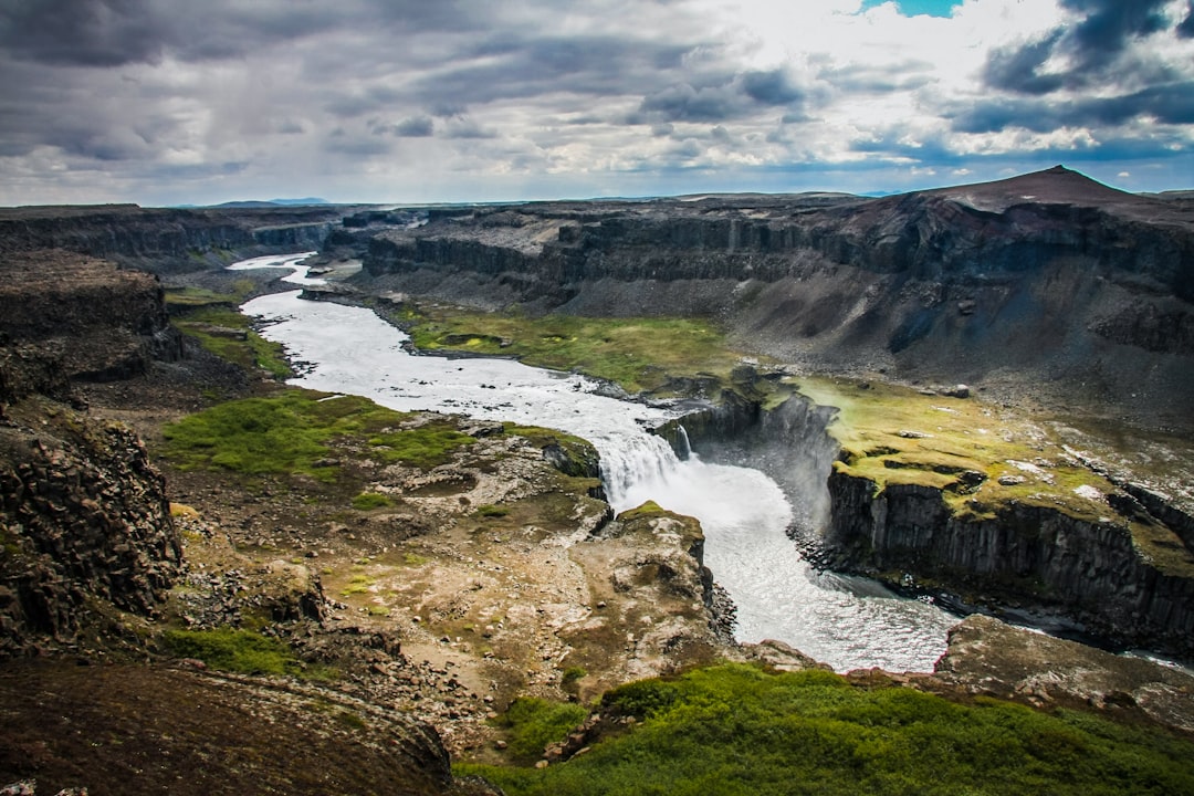 Hafragilsfoss: La Cascada Poderosa de Islandia | Secret World Trip Planner