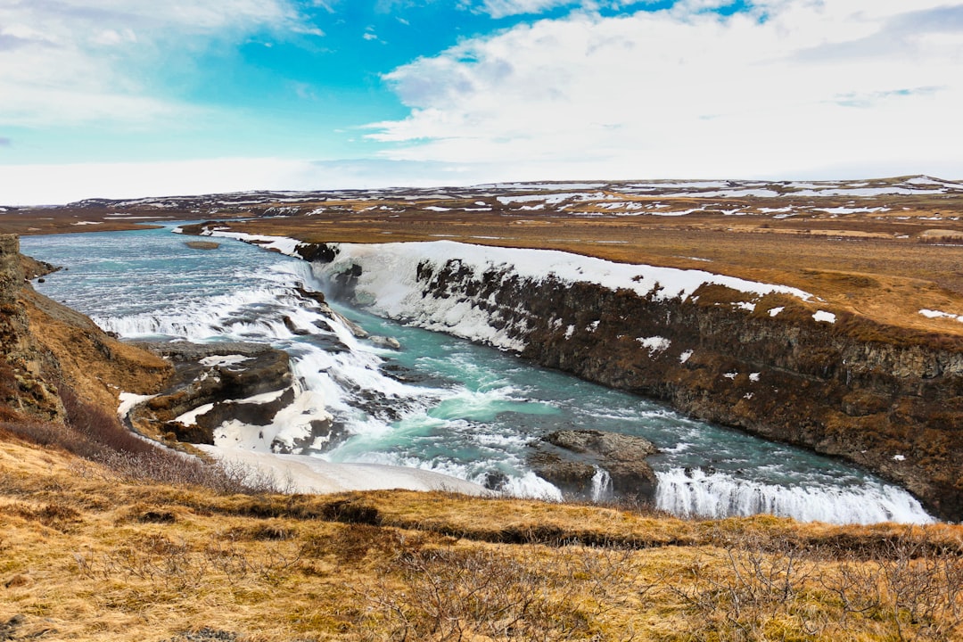 Gullfoss: アイスランドの黄金の滝 - 8VGH+RFR | Secret World Trip Planner