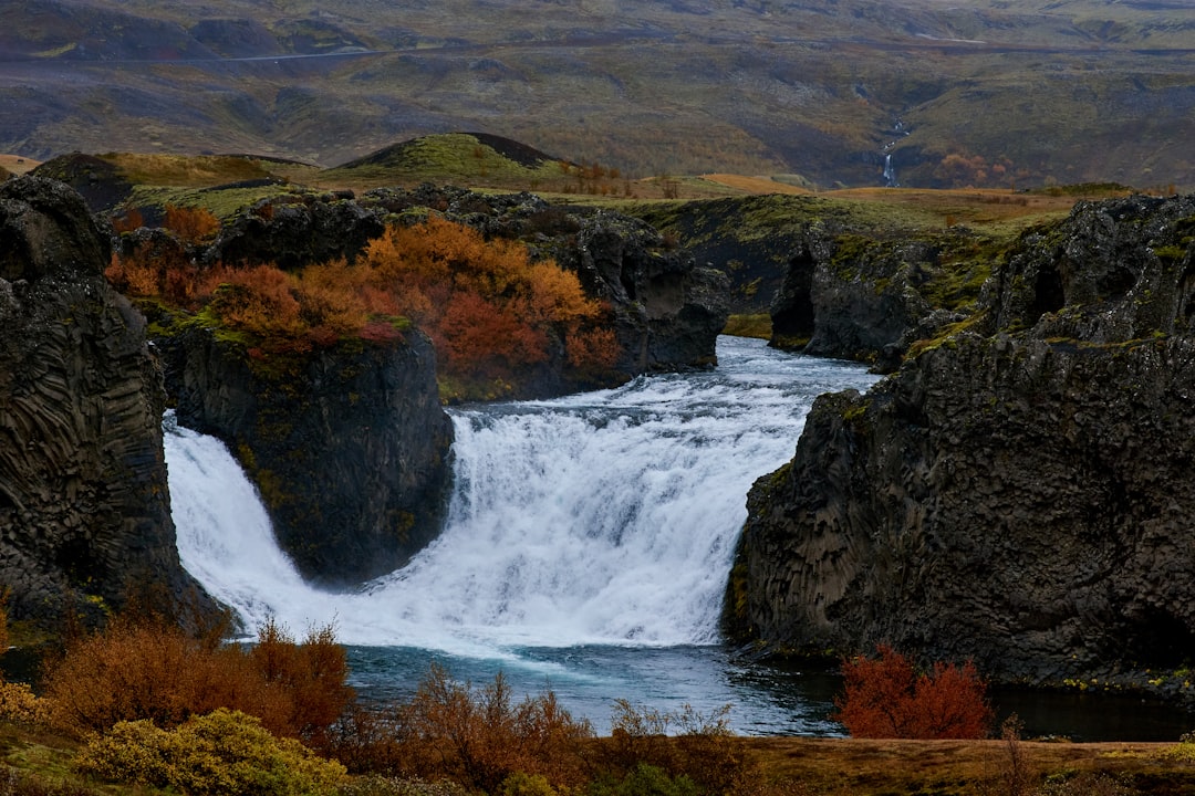 Entdecken Sie die Magie von Ófærufoss: Der Unverzichtbare Isländische Wasserfall | Secret World Trip Planner