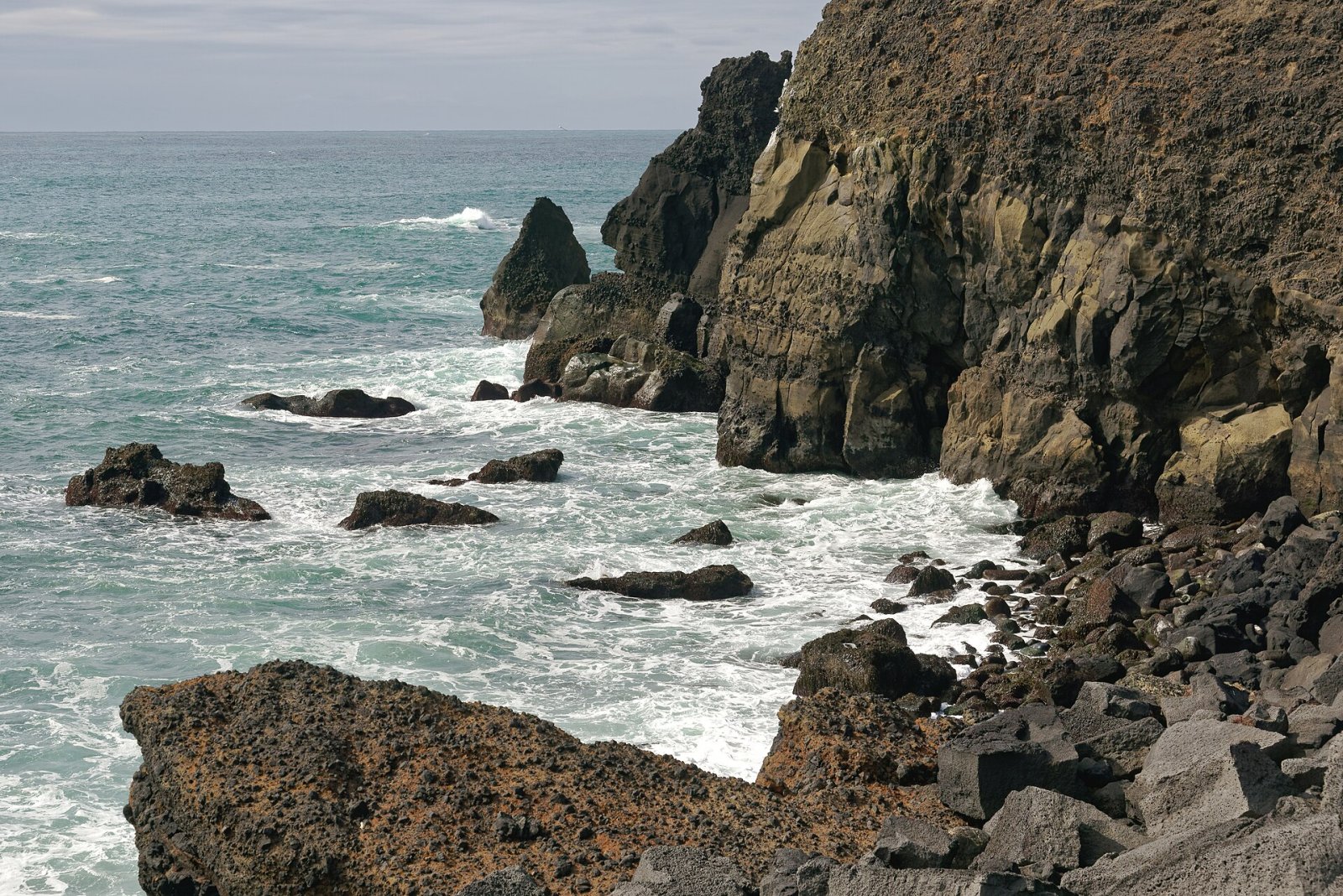 Descubre Reykjanestá: el punto humeante de Islandia | Secret World Trip Planner