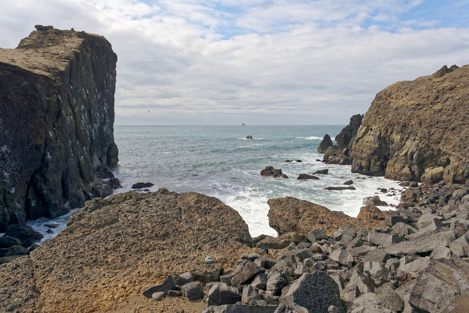 Descubre Reykjanestá: el punto humeante de Islandia | Secret World Trip Planner