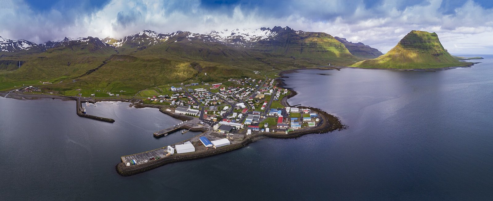 Entdecken Sie Grundarfjörður: ein Juwel im Westen Islands - WQG2+GC | Secret World Trip Planner