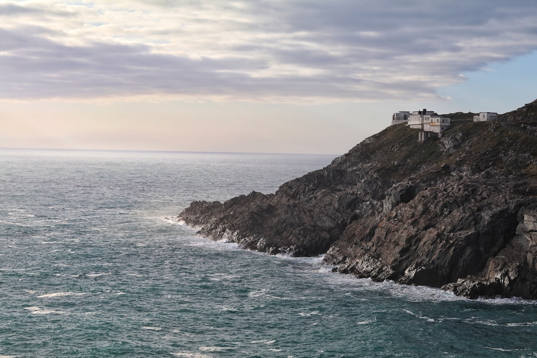 Mizen Head Lighthouse: Um Farol no Coração da Irlanda - Comeenavrick | Secret World Trip Planner