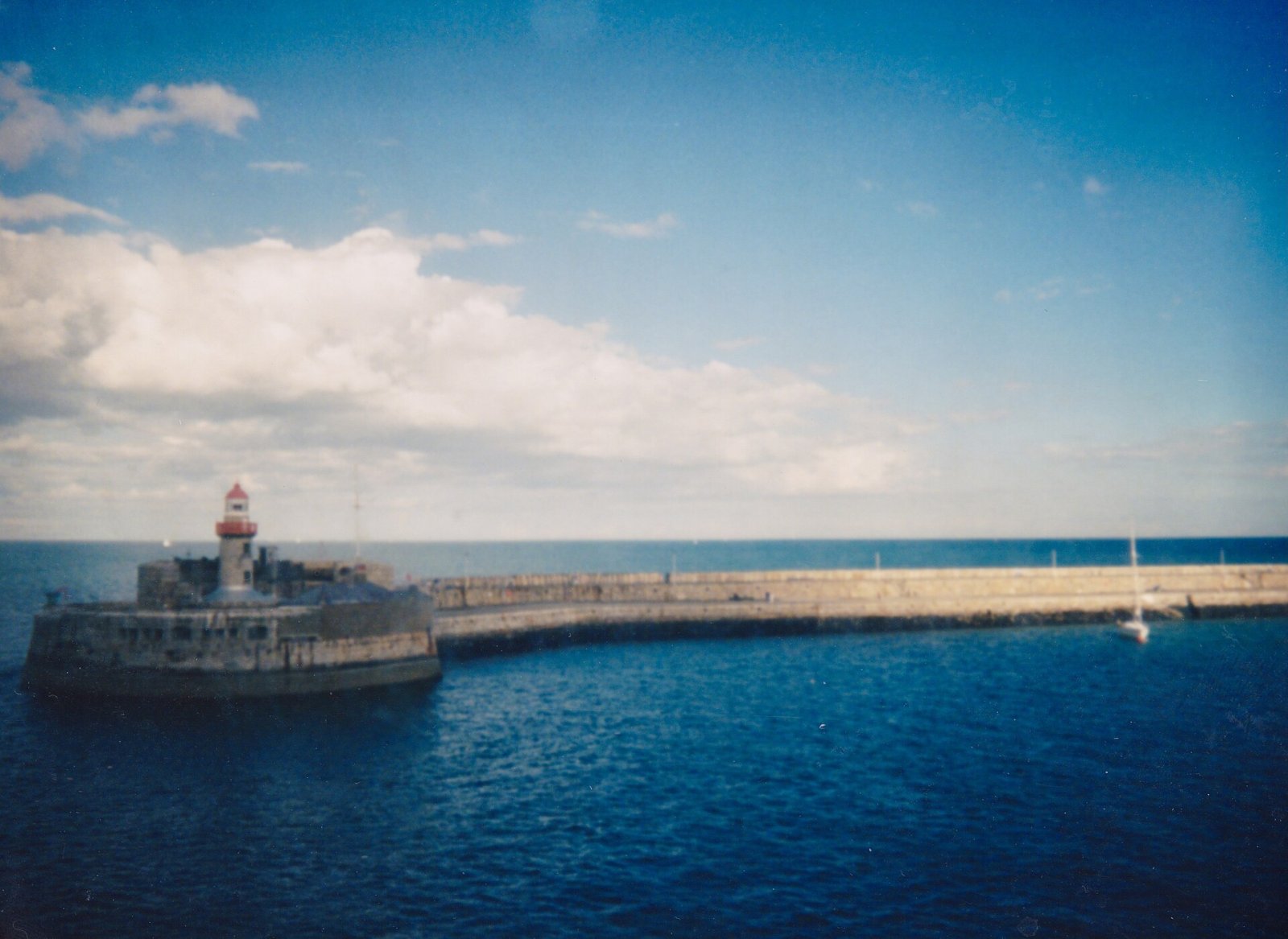 Descubra o Farol de Dun Laoghaire East na Irlanda - Glasthule | Secret World Trip Planner