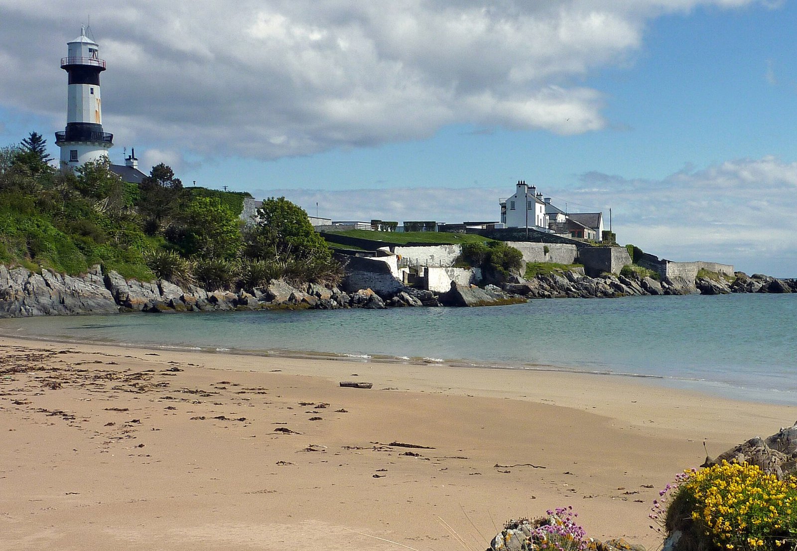 Entdecken Sie den Inishowen-Leuchtturm: ein Juwel Nordirlands - Stroove | Secret World Trip Planner