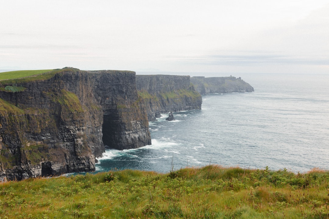 Descubra Black Head: o Farol de Clare na Irlanda - Carnsefin | Secret World Trip Planner