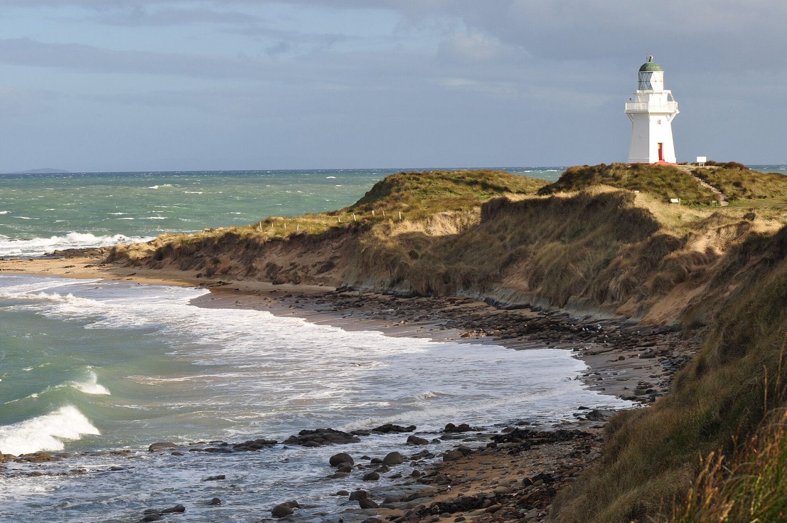 Descubre el Faro de Waipapa Point: un tesoro de Nueva Zelanda - Otara | Secret World Trip Planner