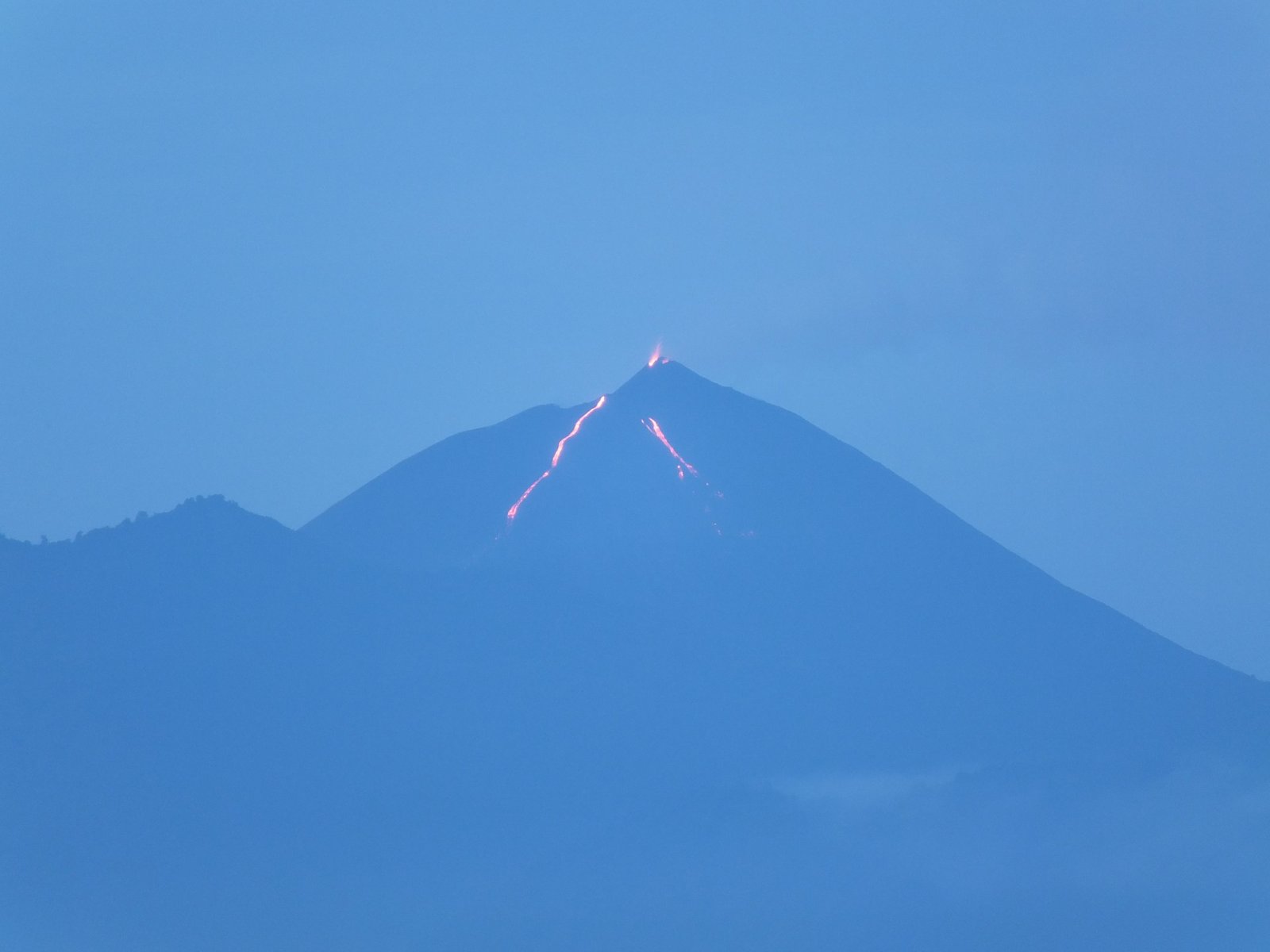 Scopri il Vulcano Pacaya: Un'Avventura nel Cuore del Guatemala - Las Pozas | Secret World Trip Planner