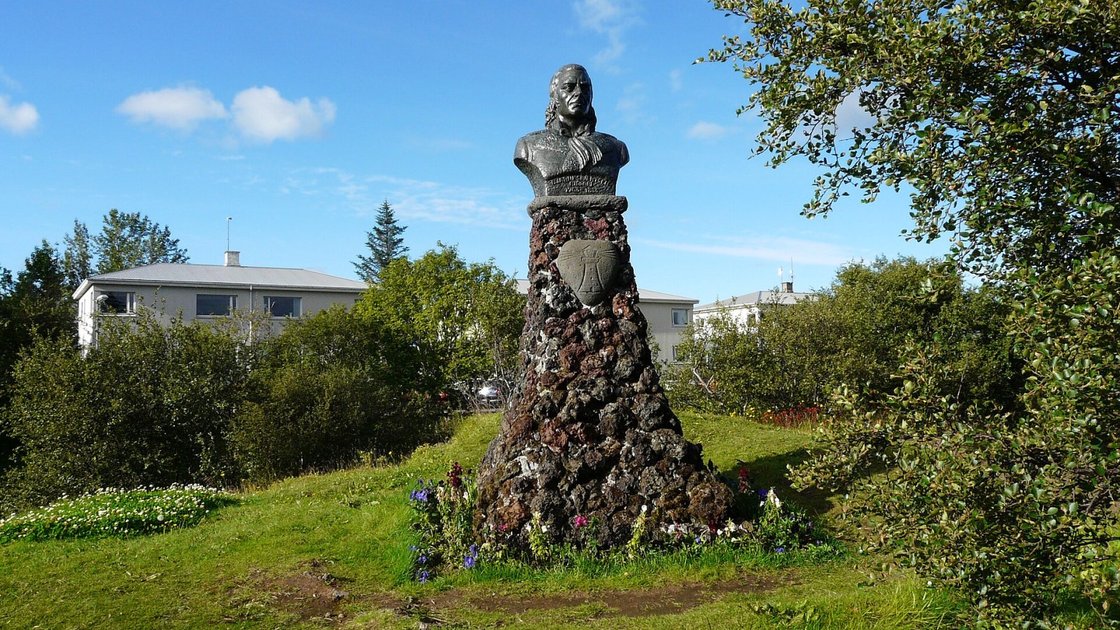 Descubre a Bjarni Sívertsen: el padre de Hafnarfjörður - Hafnarfjörður | Secret World Trip Planner