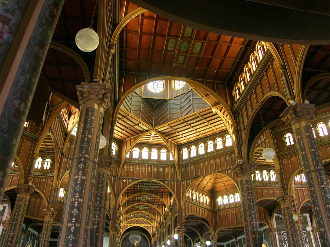 Scoprire la Iglesia Nuestra Señora de Lourdes a Quesada, Costa Rica - Ciudad Quesada | Secret World Trip Planner