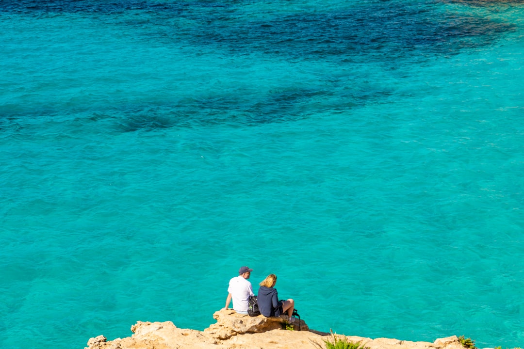 Комино: остров без машин в Лагуне Блу - Comino | Secret World Trip Planner