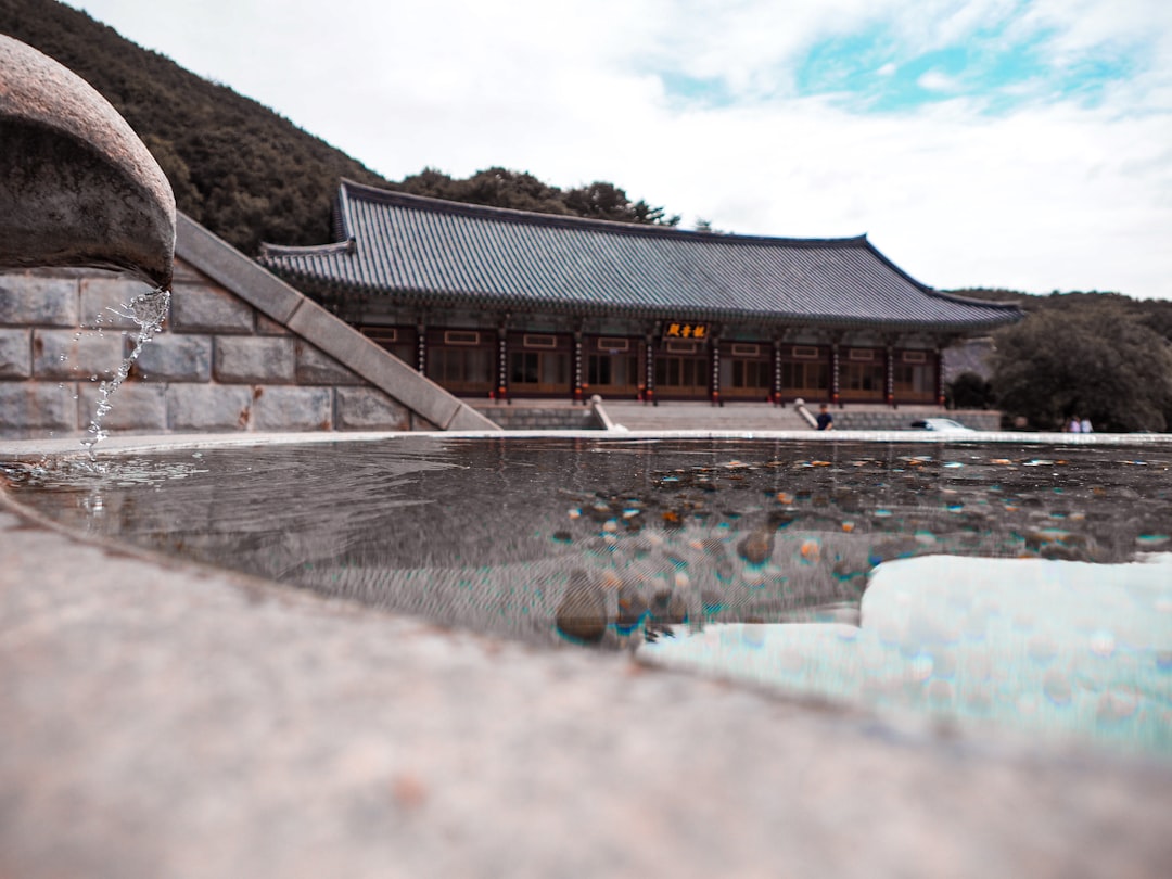 Deokgu Oncheon: aguas termales naturales en Uljin - Uljin | Secret World Trip Planner
