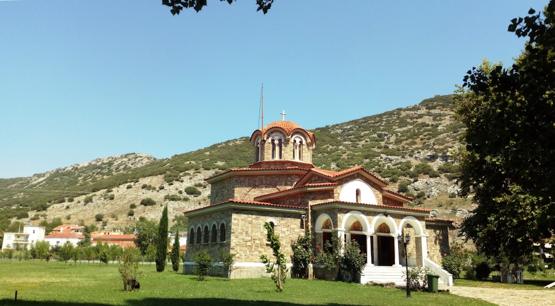 Estate Argyros: Assyrtiko e vulcano a Santorini - Episkopi Gonias 847 00 | Secret World Trip Planner